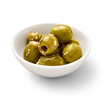 Pitted Green Olives With Garlic Snack Pouch - 1.05oz - Good & Gather™ 4 Pitted Green Olives With Garlic Snack Pouch - 1.05oz - Good & Gather™ - Image 2
